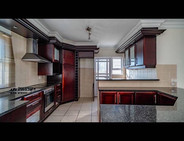 4 BEDROOM APARTMENT FOR SALE IN LA LUCIA